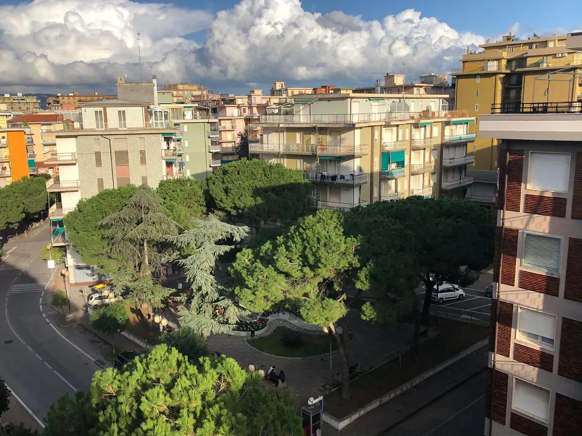 Attico Trilocale Con Solarium A Borghetto Santo Spirito Apartment